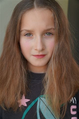 DOMINIKA SKAR.